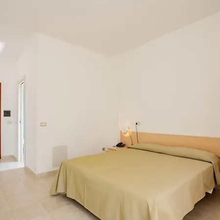 Hotel Sfinalicchio Vieste Exterior photo